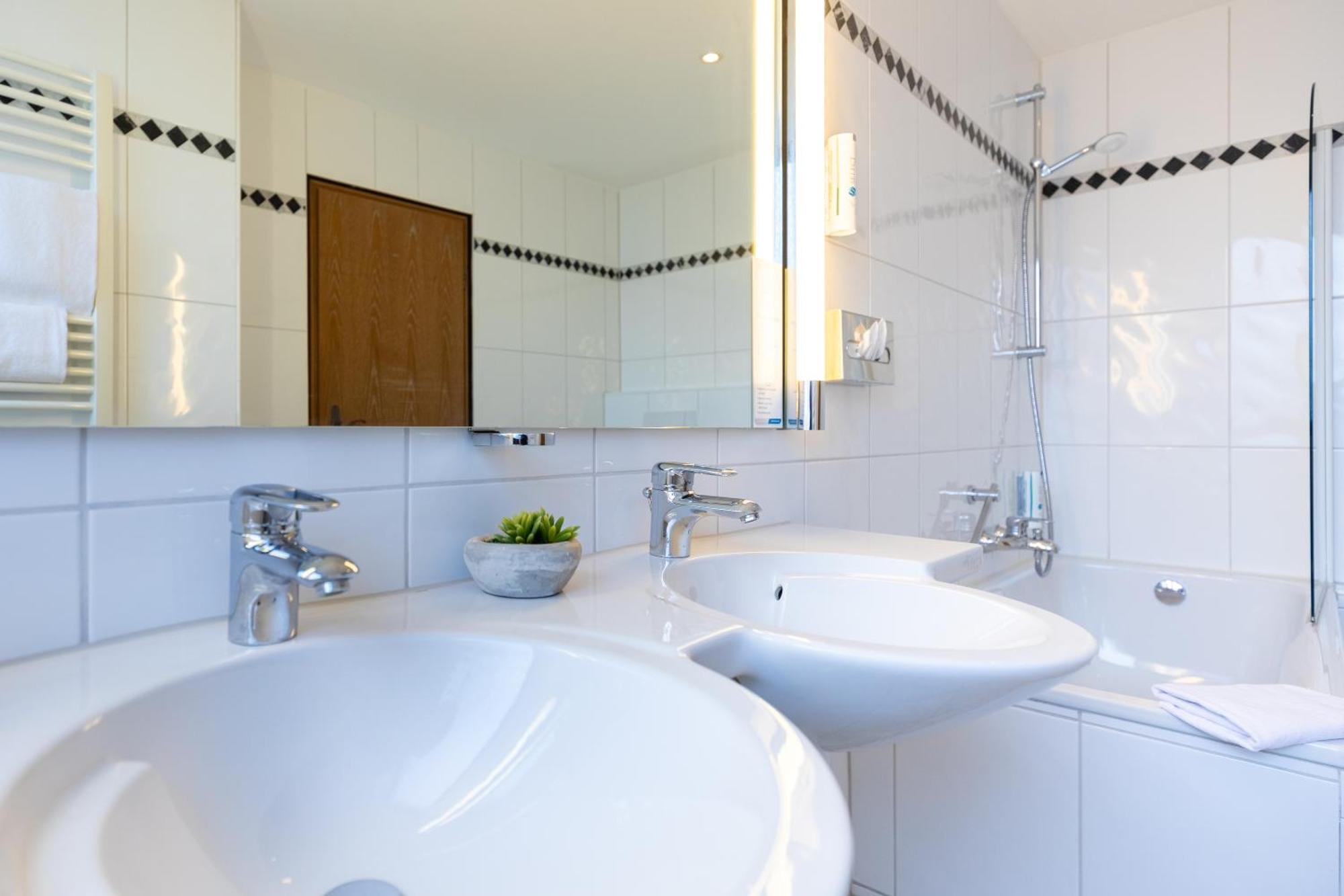 Select Hotel Silence Garden Koeln Ngoại thất bức ảnh