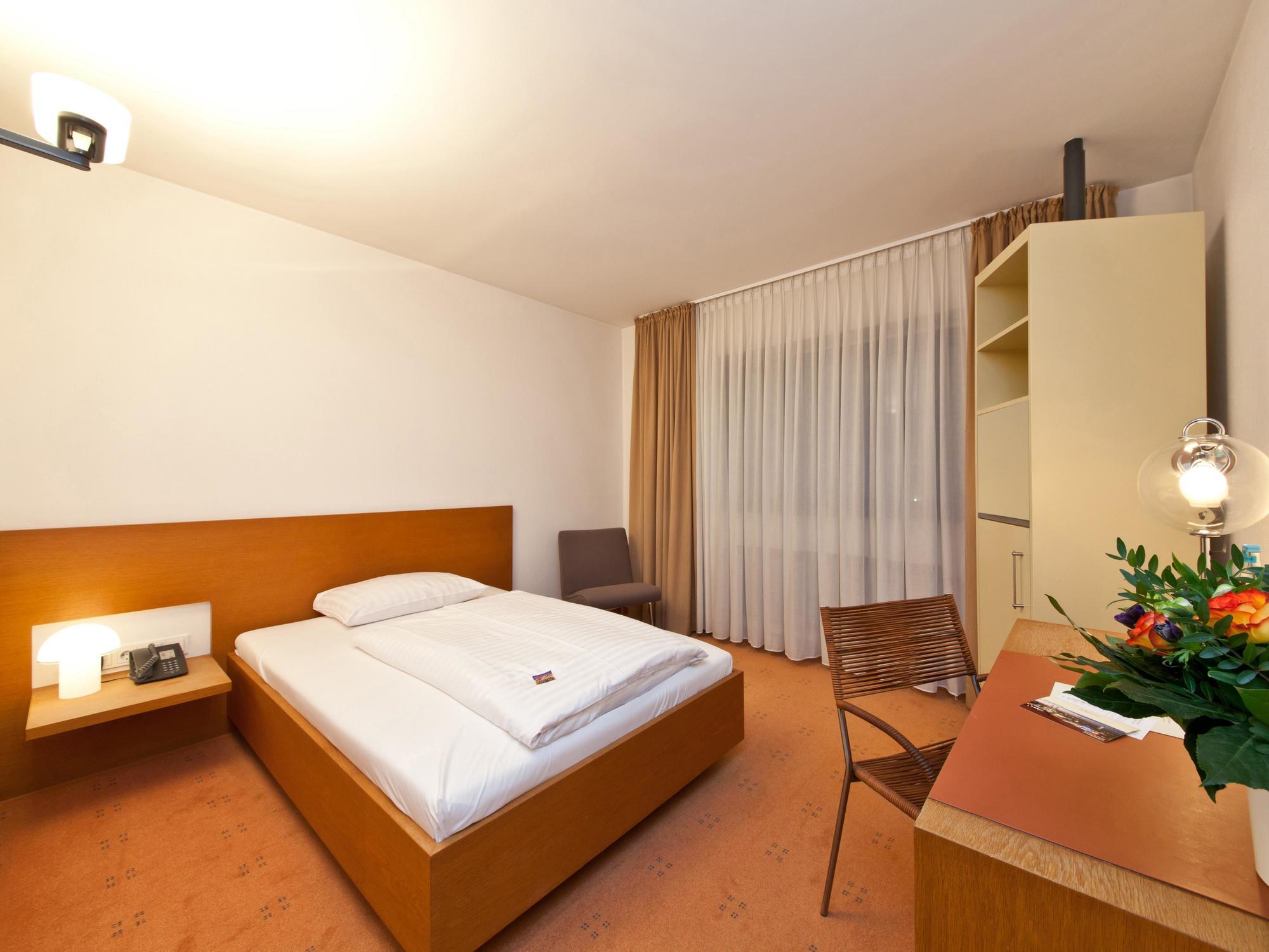 Select Hotel Silence Garden Koeln Ngoại thất bức ảnh
